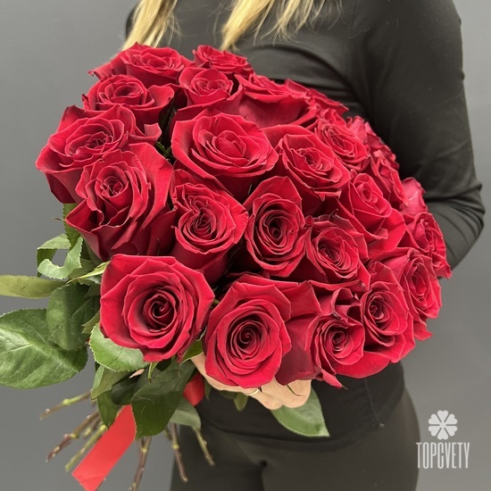 Букет из 25 красных роз 50см
