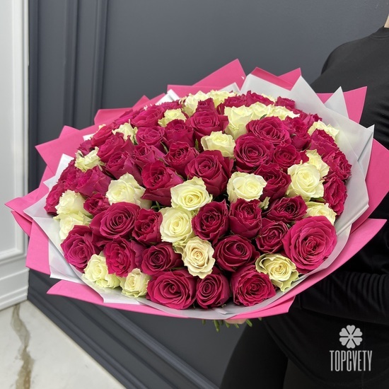 Букет из 101 розовой и белой розы 40см