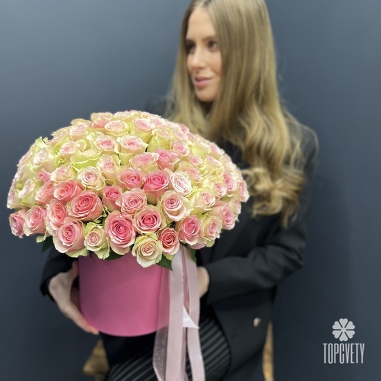 Композиция из 101 розовой розы в коробке