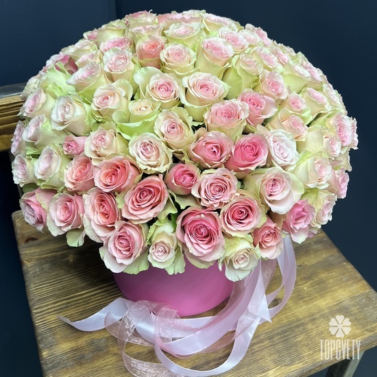 Композиция из 101 розовой розы в коробке