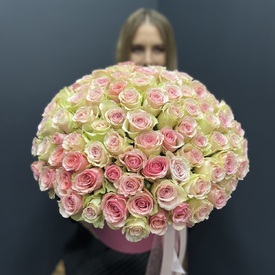 Композиция из 101 розовой розы в коробке