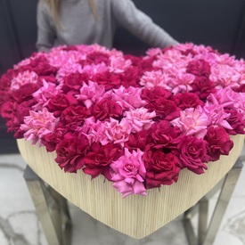Композиция из 101 французской розы в виде сердца