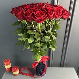Букет из 35 красных роз Эксплорер 50см