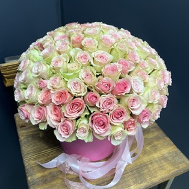 Композиция  из 151 розовой розы в коробке
