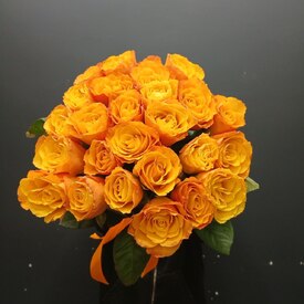 Букет из 25 оранжевых роз Кения 35см