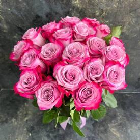 Букет из 21 сиреневых роз Дип Перпл 50см