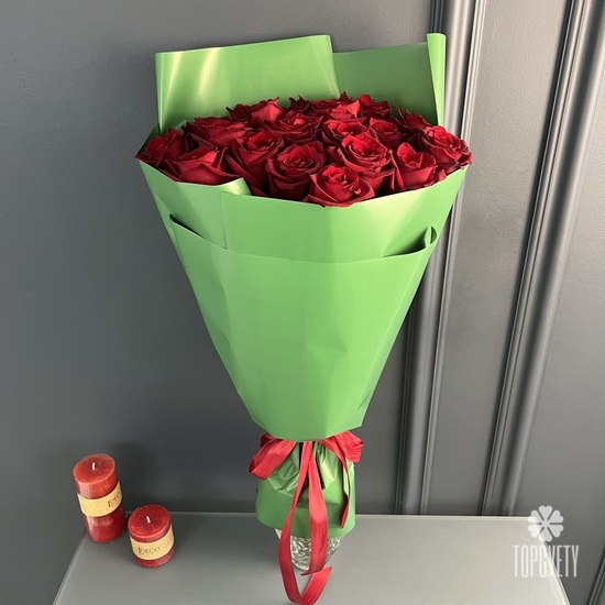 Букет из 19 красных роз Эксплорер 70см