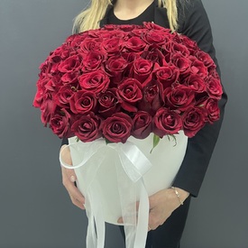 Композиция из 101 красной розы в коробке