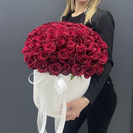 Композиция из 101 красной розы в коробке