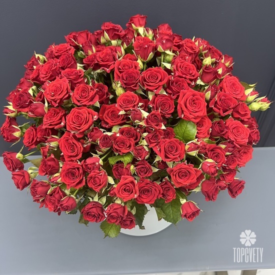 Композиция из 51 кустовой розы в коробке