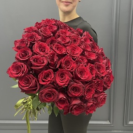 Букет из 51 красной розы 70см
