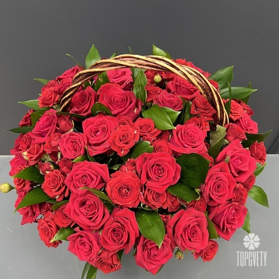 Композиция из 51 красной розы в корзине
