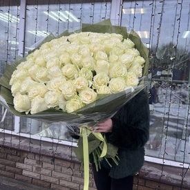 Букет из 101 белой розы Мондиаль 70см